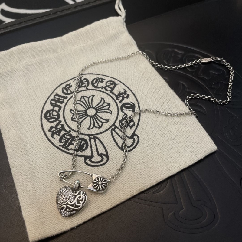 Ch*0me He**ts necklaces